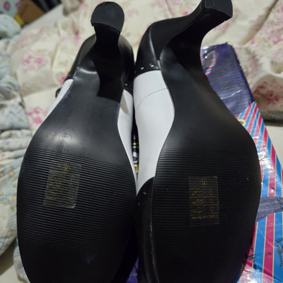 Oxford Mary Jane Pump size 8 - Picture 4 of 9